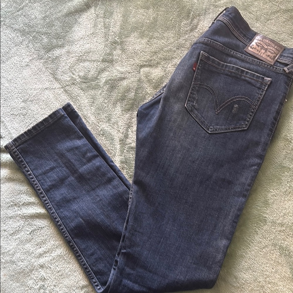 Levi's Women Classic Distressed Blue Straight Leg Jeans